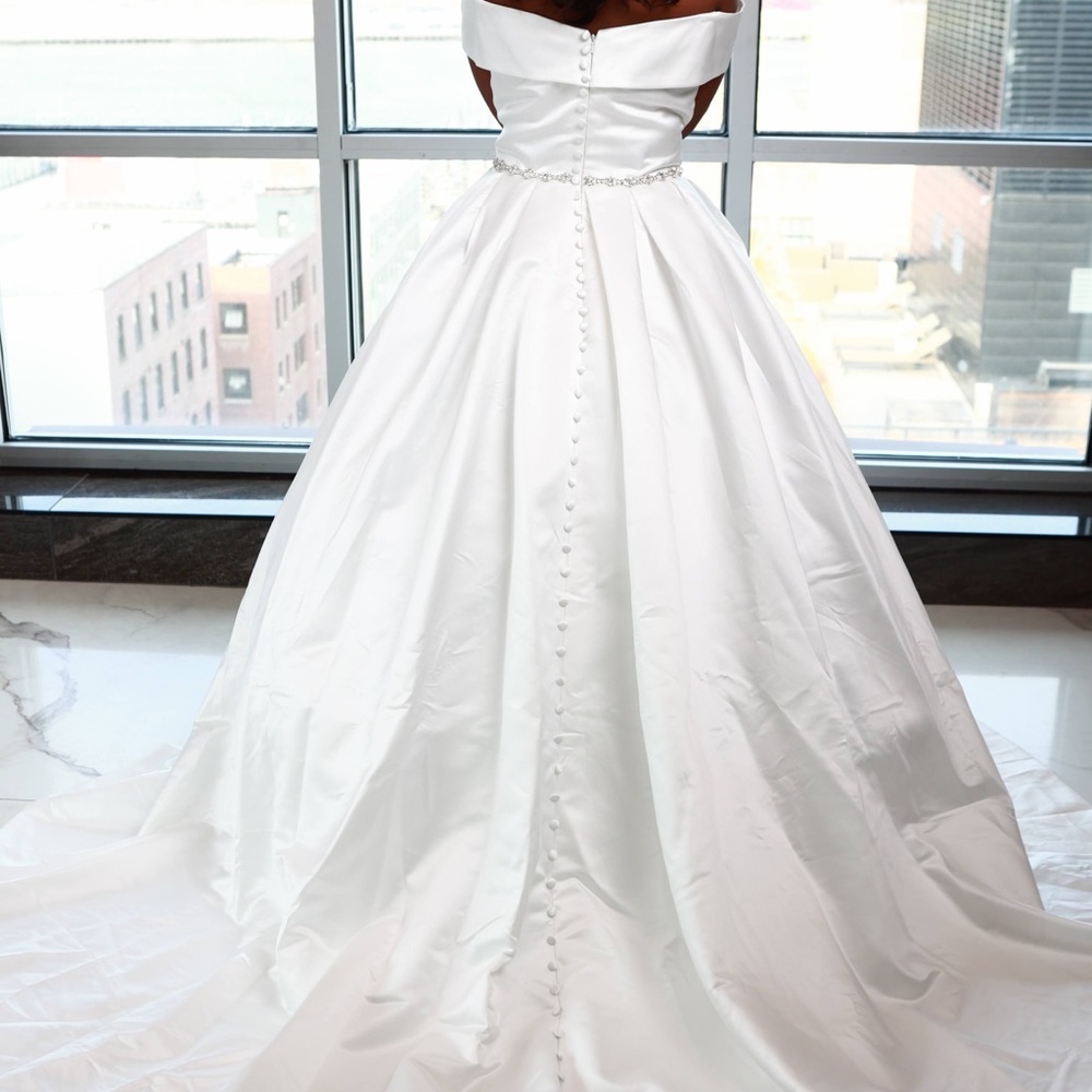 Sweetheart Sleeveless Wedding Dress with Crystal Belt and pockets-ivory - Picture 3 of 5
